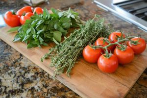 Recette Herbes secrètes des Italiens pour une sauce tomate parfumée