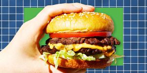 Recette This Unexpected Chain Is Coming for McDonald’s With a New Burger Twice the Size of a Big Mac