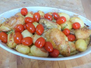 Recette Cuisses de poulet aux tomates cerises et pommes grenaille