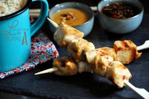 Recette Brochettes de poulet, sauce pimentée & sauce à la pâte de cacahuètes