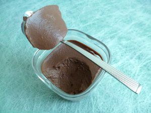 Recette Yaourts maison végétaux et diététiques amande et cacao à seulement 50 calories (sans sucre)