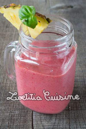 Recette Smoothie ananas, framboises et basilic {Cru et végane}