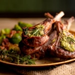 Recette Côtelettes d’agneau grillées avec choux de Bruxelles sautés