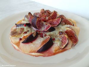 Recette Tarte fine aux figues, poires et crème de St Agur (Tart with figs, pears and cream St Agur blue cheese)