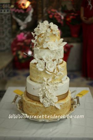 Recette Wedding cake , Gâteau en pâte a sucre sur commande Alger