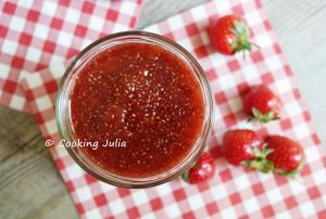 Recette Confiture fraises-rhubarbe aux graines de chia