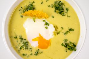 Recette Velouté de courgette vanillé et son œuf parfait