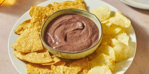 Recette The 2-Ingredient Dip That Belongs at Every Tailgate