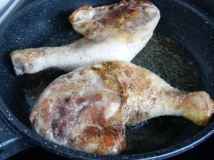 Recette Cuisses de poulet à la crème de curcuma & chorizo