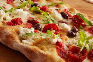 Recette Pizzas végétariennes estivales : la Méditerranée rôtie au four