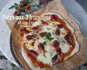 Recette Pizza aux 3 fromages et aux figues