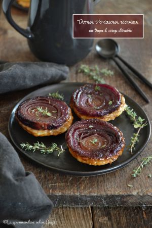 Recette Mini tatins d'oignons rouges à l'érable & au thym #vegan