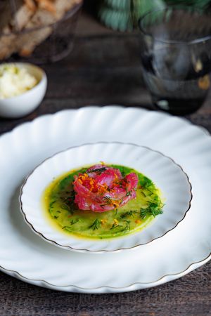 Recette Carpaccio d'avocat et rosace de cabillaud gravlax à la betterave