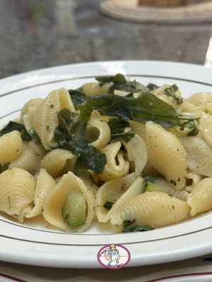 Recette Conchiglie à la sauge, ail et aux courgettes