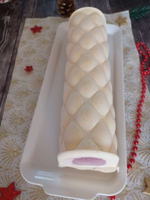 Recette Bûche vanille, pistache et son insert aux fruits rouge