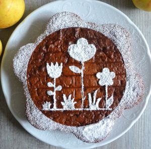 Recette Gâteau aux pommes caramélisées, écorces d'orange confites et 4 épices