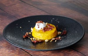Recette Flan de courge à la ricotta de bufflonne, assaisonnement noisette et guanciale grillé