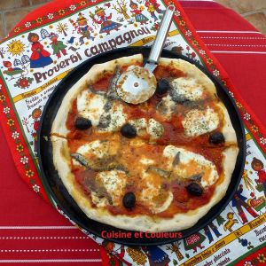 Recette Pizza anchois/mozarella/olives