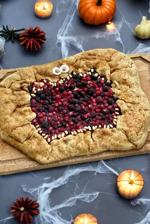 Recette Tarte rustique effrayante aux fruits rouges