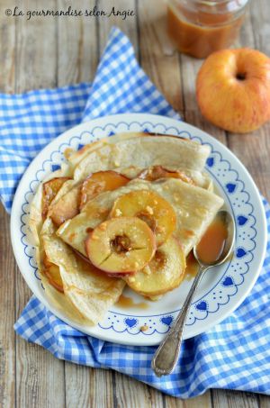 Recette Crêpes aux pommes & caramel salé #vegan