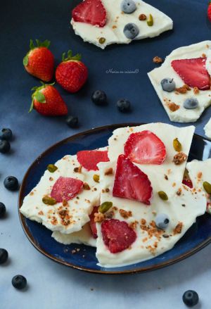 Recette Ecorces de yaourt glacés fraises/myrtille