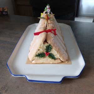 Recette Bûche aux fruits vanillés avec des biscuits cuiller 2025