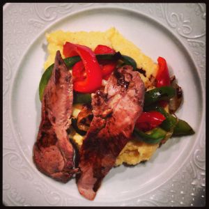 Recette Polenta crémeuse, légumes poêlés et aiguillettes de canard