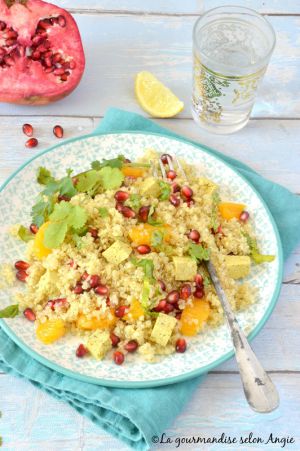 Recette Salade de quinoa {Orange, grenade & tofu au curry} #vegan