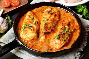 Recette Filets de poulet légers à la crème de tomate : Un délice pour les amateurs de cuisine saine