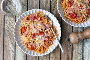 Recette Pâtes au pesto rosso et jambon cru