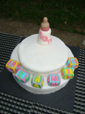Recette Gâteau d'anniversaire en pâte à sucre 1 an Léanie