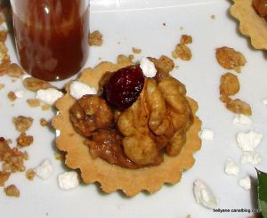 Recette Petits fours sablés ou mini tartelettes au caramel beurre salé - noix - cranberry