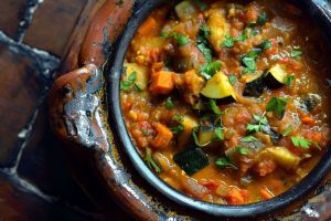 Recette Découvrez la Ribollita: une soupe italienne savoureuse et économique à base de pain rassis!