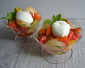 Recette Salade de fruits d'été et fines herbes