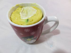 Recette Mug cake à la courgette, curry et chèvre