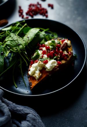 Recette Patates douces au four, feta, grenade, noix de pécan