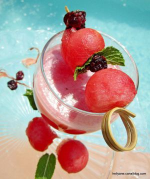 Recette Jus de pastèque / menthe / baies de cranberries  miel et sève de bouleau lactofermentée