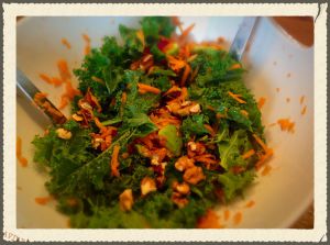 Recette Salade de kale et noix, vegan et crue