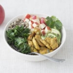 Recette Poke bowl de poulet au chou kalé, quinoa, concombre et pomme