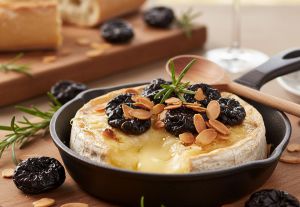 Recette Camembert rôti aux pruneaux et aux amandes : recette facile et gourmande