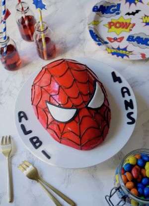 Recette Gâteau Spiderman entremets à la fraise