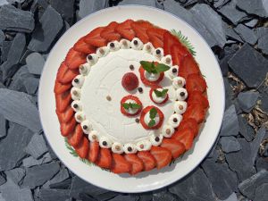 Recette Tarte aux fraises, pâte sucrée, crème d'amande, compotée de fraises et ganache montée au chocolat blanc