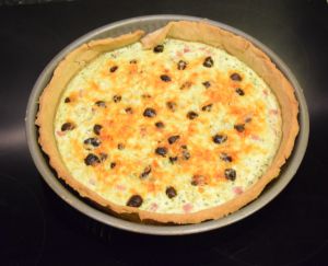 Recette Tarte au fromage frais, jambon et olives ( ig bas)