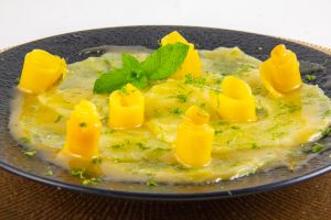 Recette Carpaccio surprise d’ananas basse température (recette sous vide basse température)