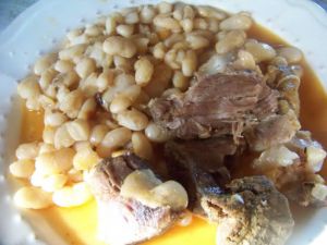 Recette Loubia bel kadid : haricots blancs à la viande de mouton séchée
