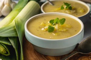 Recette Soupe de Poireaux Maison : Facile pour Réchauffer Vos Soirées