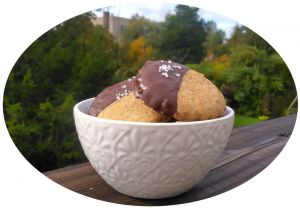 Recette Biscuits végétaliens aux épices, noisettes & chocolat noir