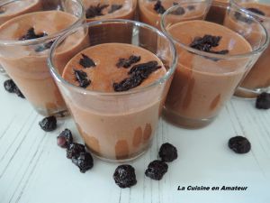 Recette Mousse chocolat aux extraits de fèves de tonka et griottes