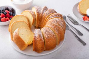 Recette Gâteau moelleux au yaourt et au citron : Une bouffée de fraîcheur qui éveille vos sens