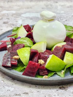 Recette Salade de betteraves aux pommes vertes à la buratta